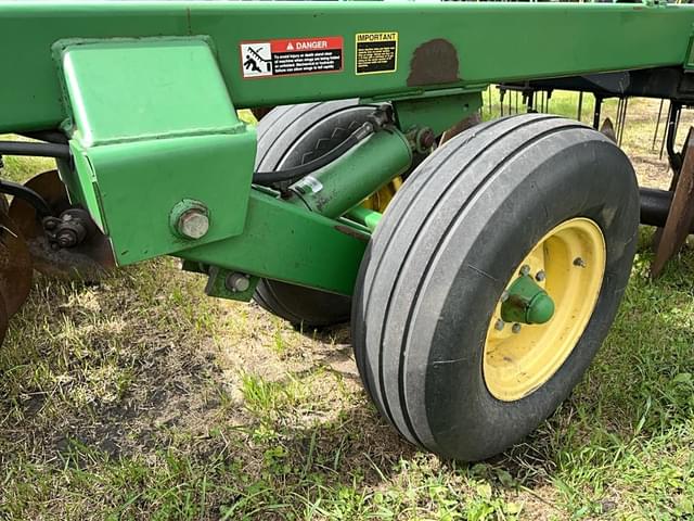 Image of John Deere 650 equipment image 4
