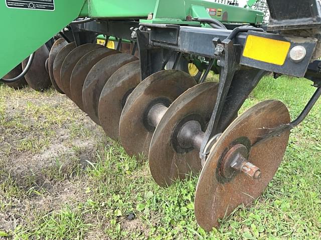 Image of John Deere 650 equipment image 2