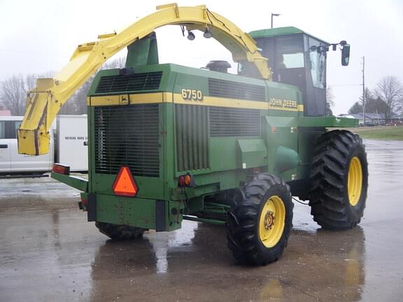 Image of John Deere 6750 equipment image 3