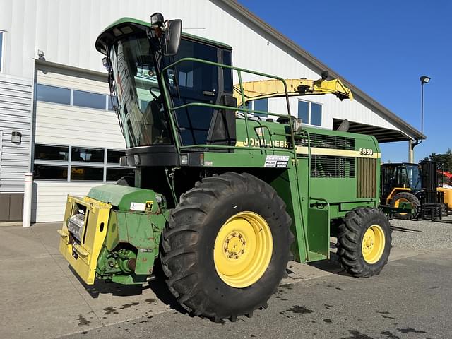 Image of John Deere 6850 equipment image 1