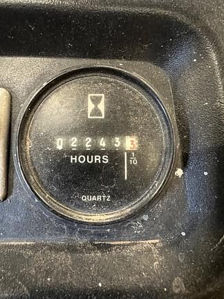 Image of John Deere Gator 6x4 equipment image 4