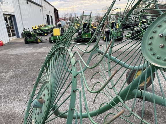 Image of John Deere 702 equipment image 4