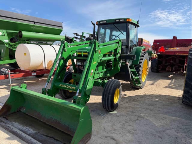 Image of John Deere 7210 equipment image 4