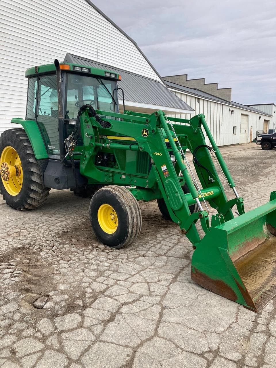 Image of John Deere 7210 Primary image