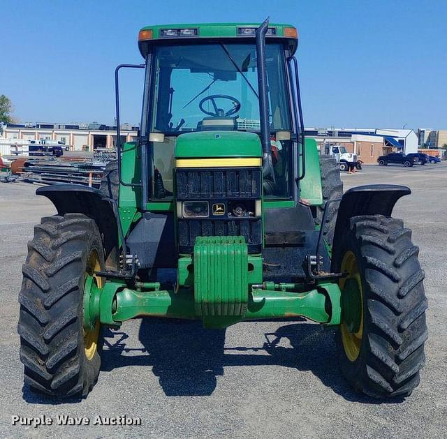 Image of John Deere 7210 equipment image 1