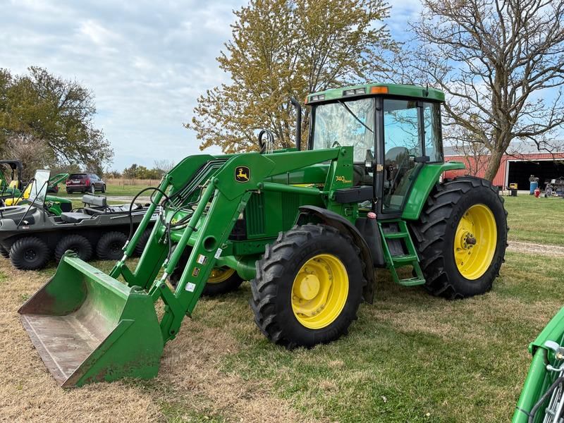 1999 John Deere 7210 Equipment Image0