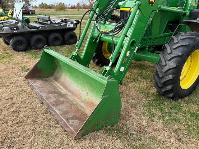 Image of John Deere 7210 equipment image 1
