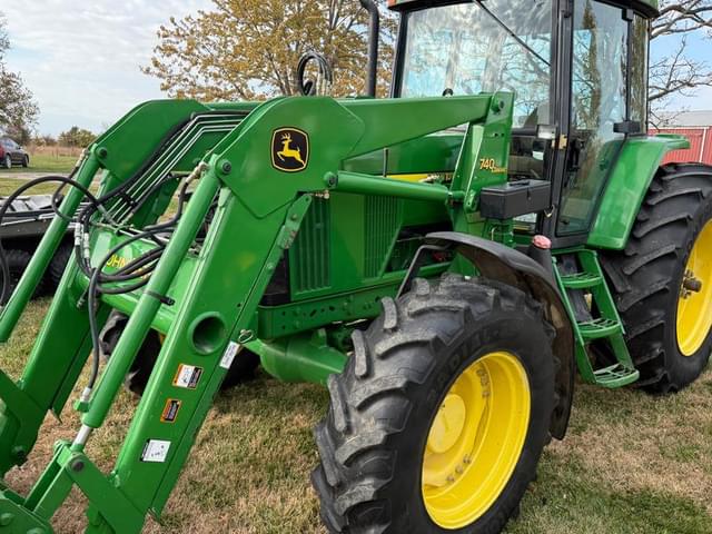 Image of John Deere 7210 equipment image 2