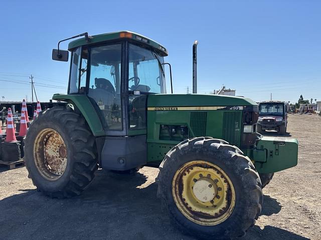 Image of John Deere 7210 equipment image 1