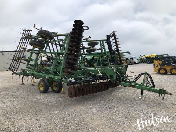 Main image John Deere 726
