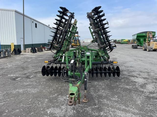 Image of John Deere 726 equipment image 1