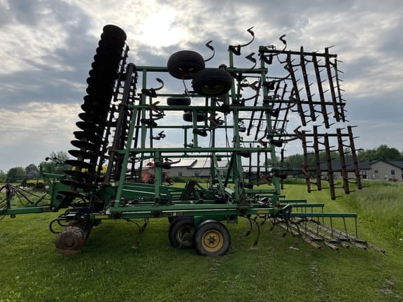 Image of John Deere 726 equipment image 3