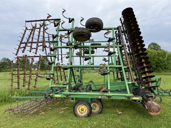 Image of John Deere 726 equipment image 2