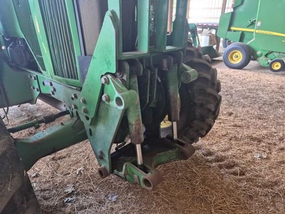 Image of John Deere 7610 equipment image 3