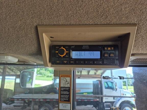Image of John Deere 7610 equipment image 4