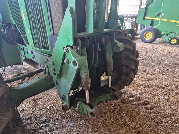 Image of John Deere 7610 equipment image 3