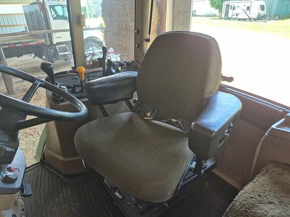Image of John Deere 7610 equipment image 2