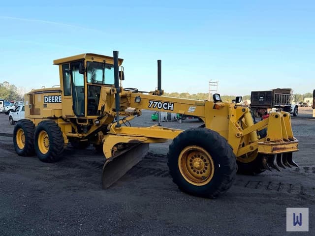 Image of John Deere 770CH equipment image 2