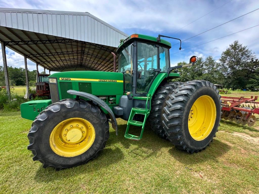 Image of John Deere 7810 Primary image