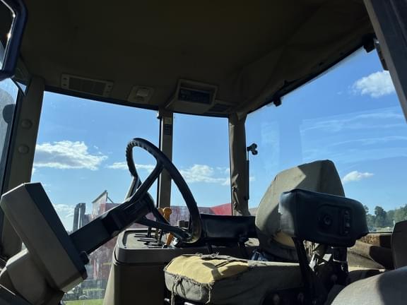 Image of John Deere 7810 equipment image 4
