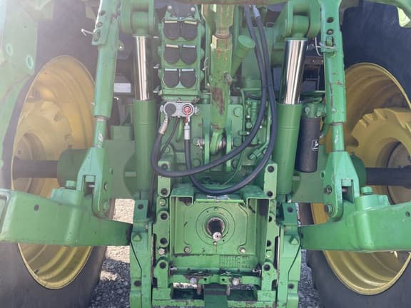 Image of John Deere 7810 equipment image 2