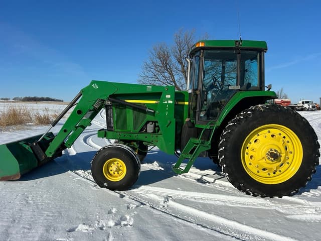 Image of John Deere 7810 equipment image 1