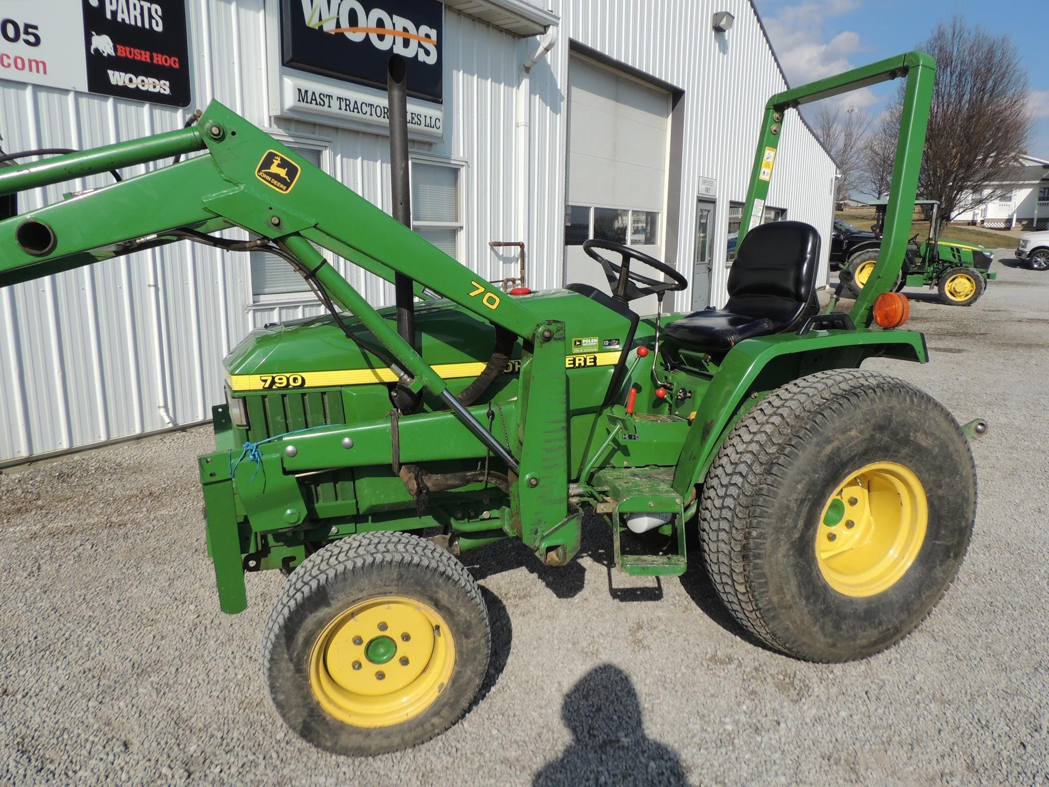 1999 John Deere 790 Equipment Image0