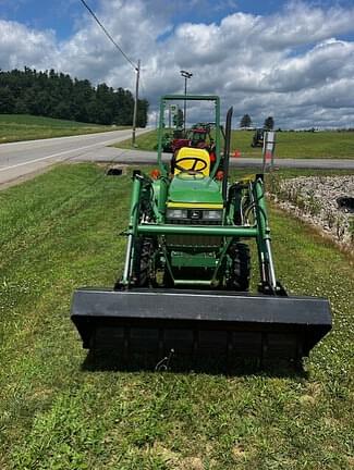Image of John Deere 790 equipment image 1