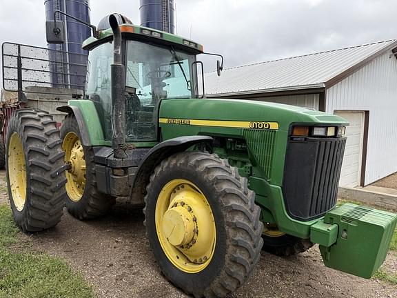 Image of John Deere 8100 equipment image 2