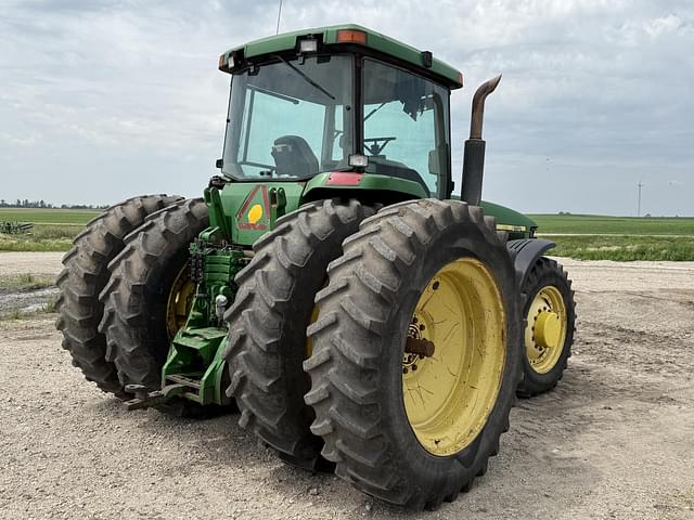 Image of John Deere 8110 equipment image 4