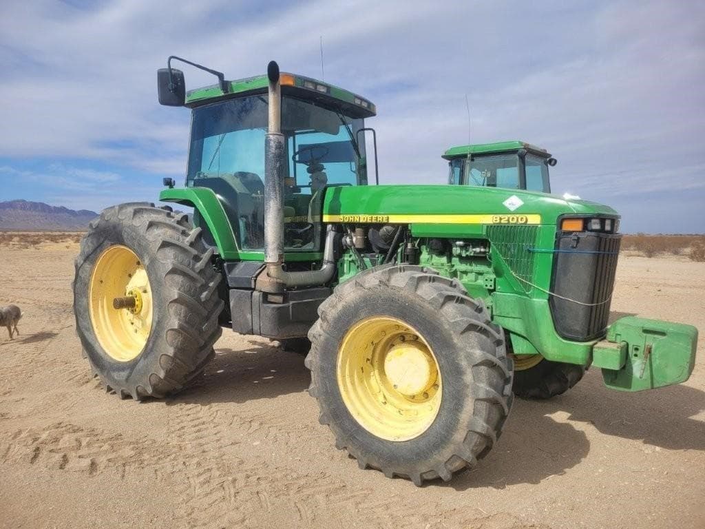 Image of John Deere 8200 Primary image