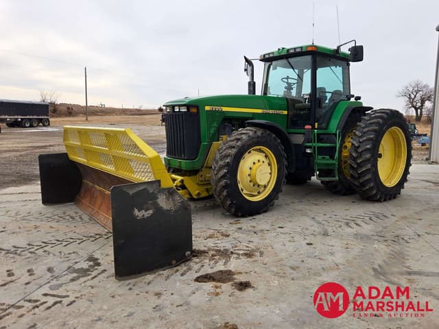 Image of John Deere 8200 equipment image 1