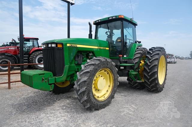 Image of John Deere 8300 equipment image 2