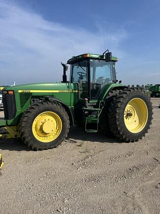 Image of John Deere 8300 equipment image 1