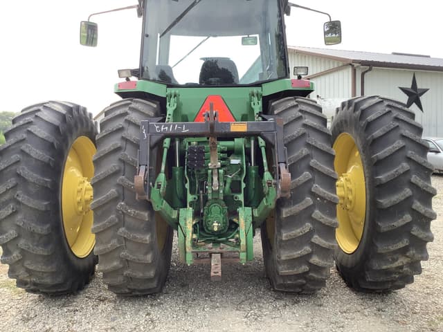 Image of John Deere 8300 equipment image 4