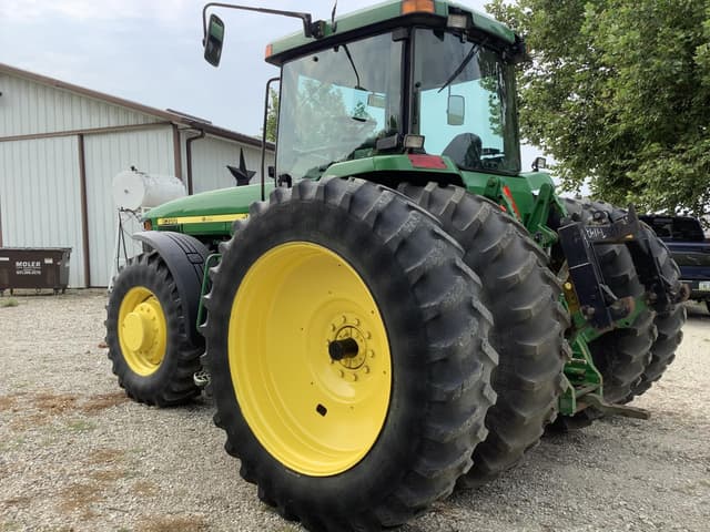 Image of John Deere 8300 equipment image 1