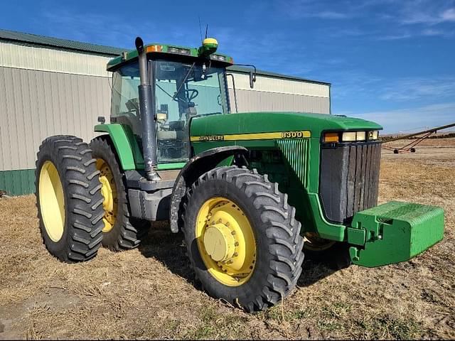 Image of John Deere 8300 equipment image 1