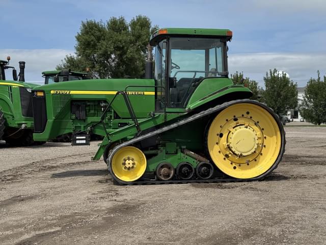 Image of John Deere 8300T equipment image 1