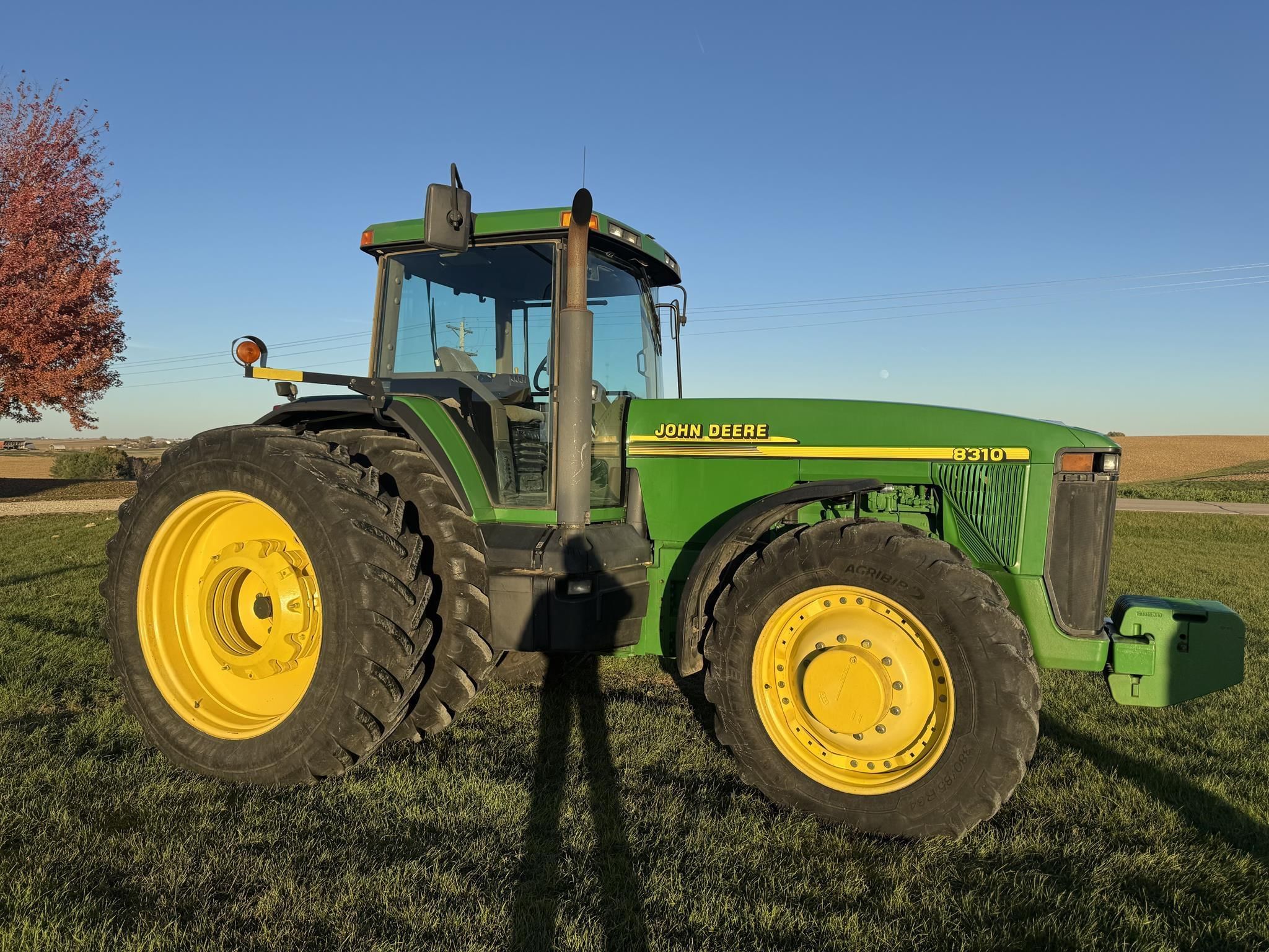 1999 John Deere 8310 Equipment Image0