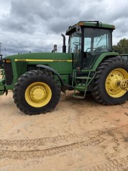 Image of John Deere 8400 equipment image 2