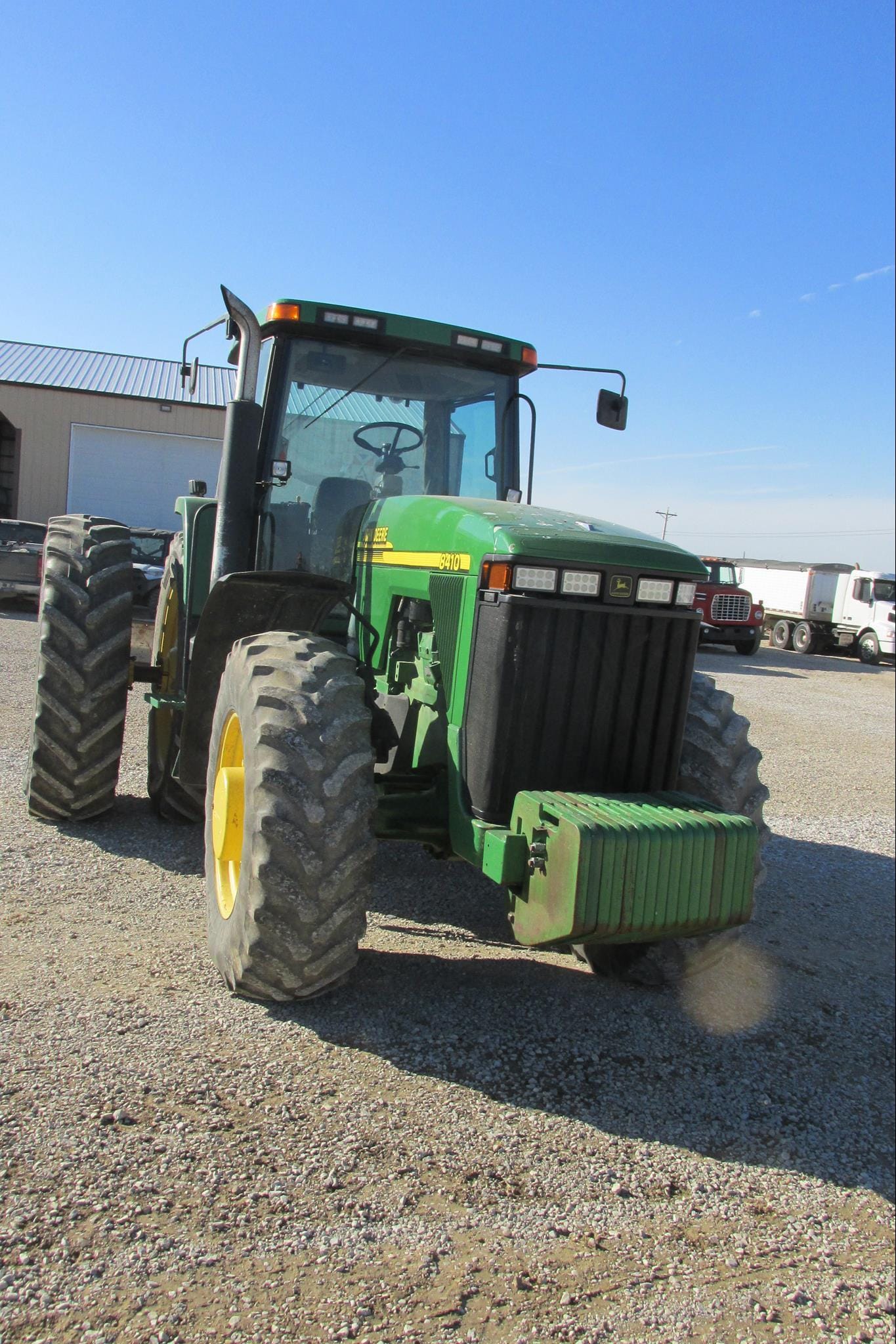 1999 John Deere 8400 Equipment Image0