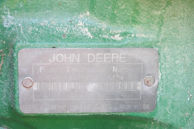 Image of John Deere 8400 equipment image 2