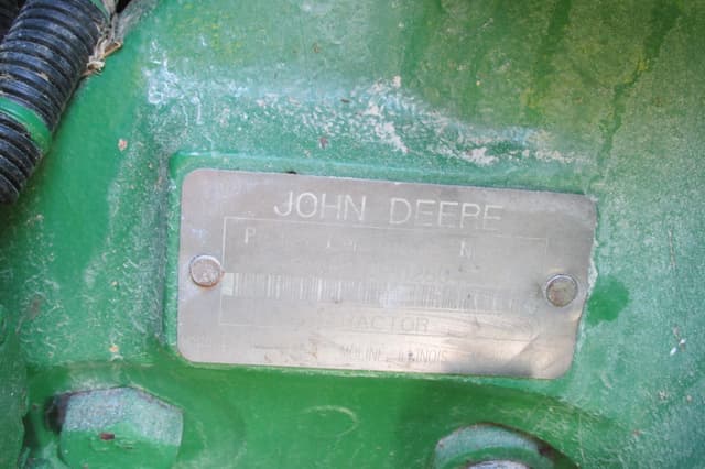 Image of John Deere 8400 equipment image 4