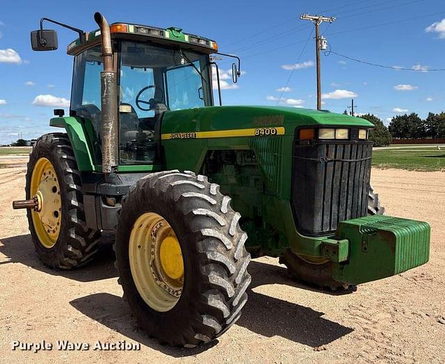 Image of John Deere 8400 equipment image 2
