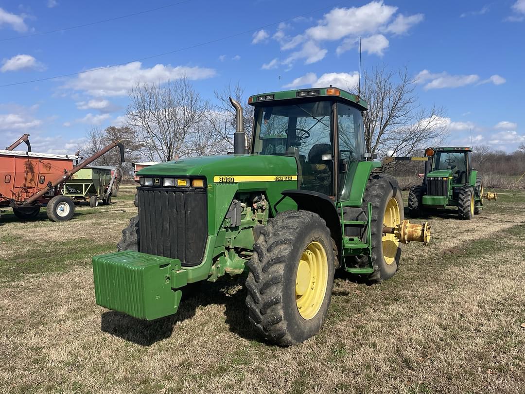 Image of John Deere 8400 Primary image