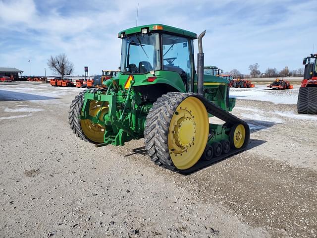 Image of John Deere 8400T equipment image 4