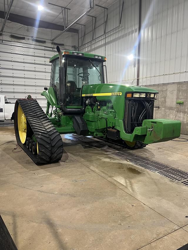 Image of John Deere 8400T equipment image 1