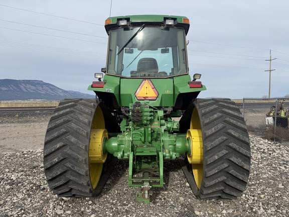 Image of John Deere 8400T equipment image 4