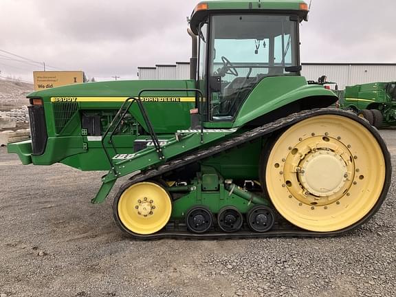 Image of John Deere 8400T equipment image 1