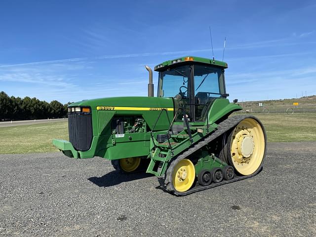 Image of John Deere 8400T equipment image 1